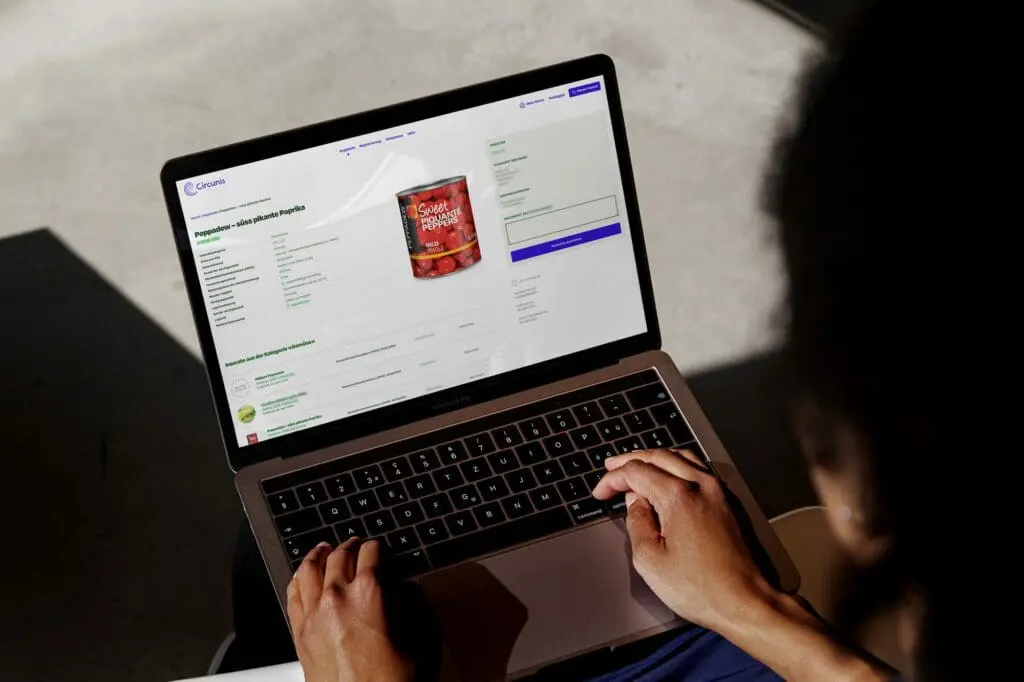 Circunis_Mockup_Paprika_DD_E03_lores_w2000px